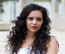 - Bella Bretz - Artista